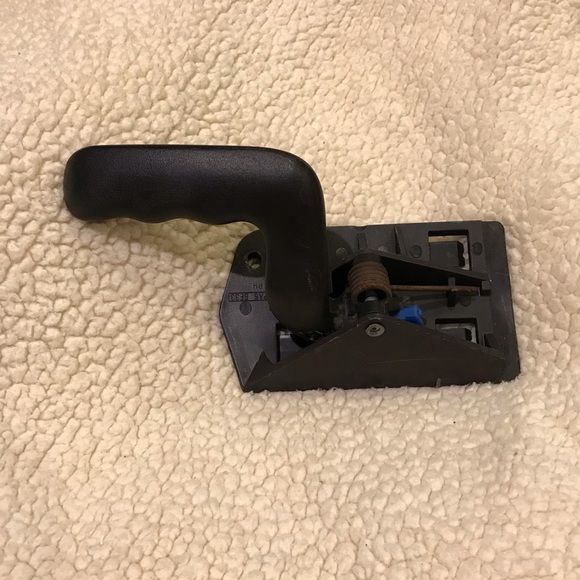 GM Other - Chev Silverado Tahoe GMC Sierra Yukon Interior Door Handle 15029904 15057526